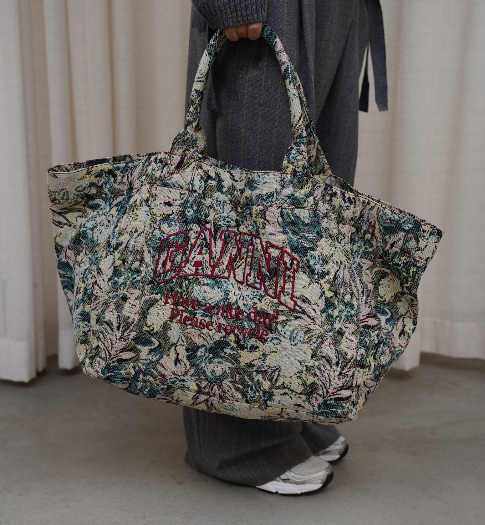 GANNI XXL Trykk Tapis Reversibel Shopper