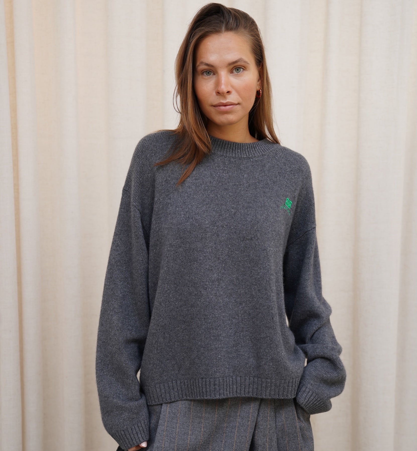 GANNI Grå Fremtid Ullblanding Oversized O-hals